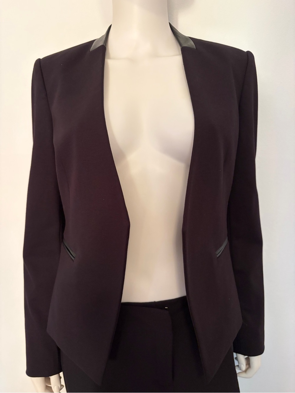 #744 Theory Black Open-Front Blazer with Lamb Leather-Trim Collar. Excellent Con